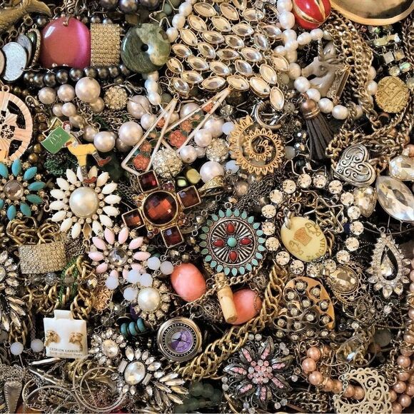 3 LB vintage jewelry lot- luxury high end pearls gold silver rhinestones